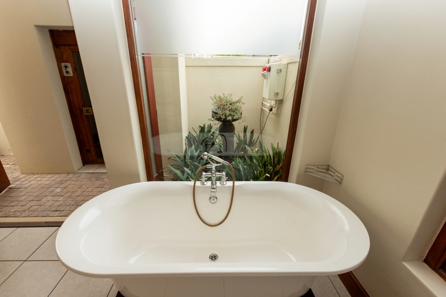 6 Bedroom Property for Sale in Riebeek Kasteel Western Cape